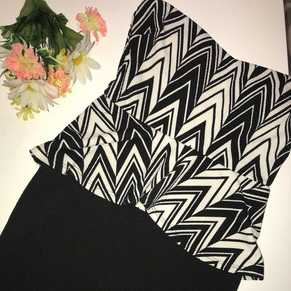 Black and White Womens Small Tube Top Strapless Sleeveless Dress Fit & Flare - Picture 2 of 6